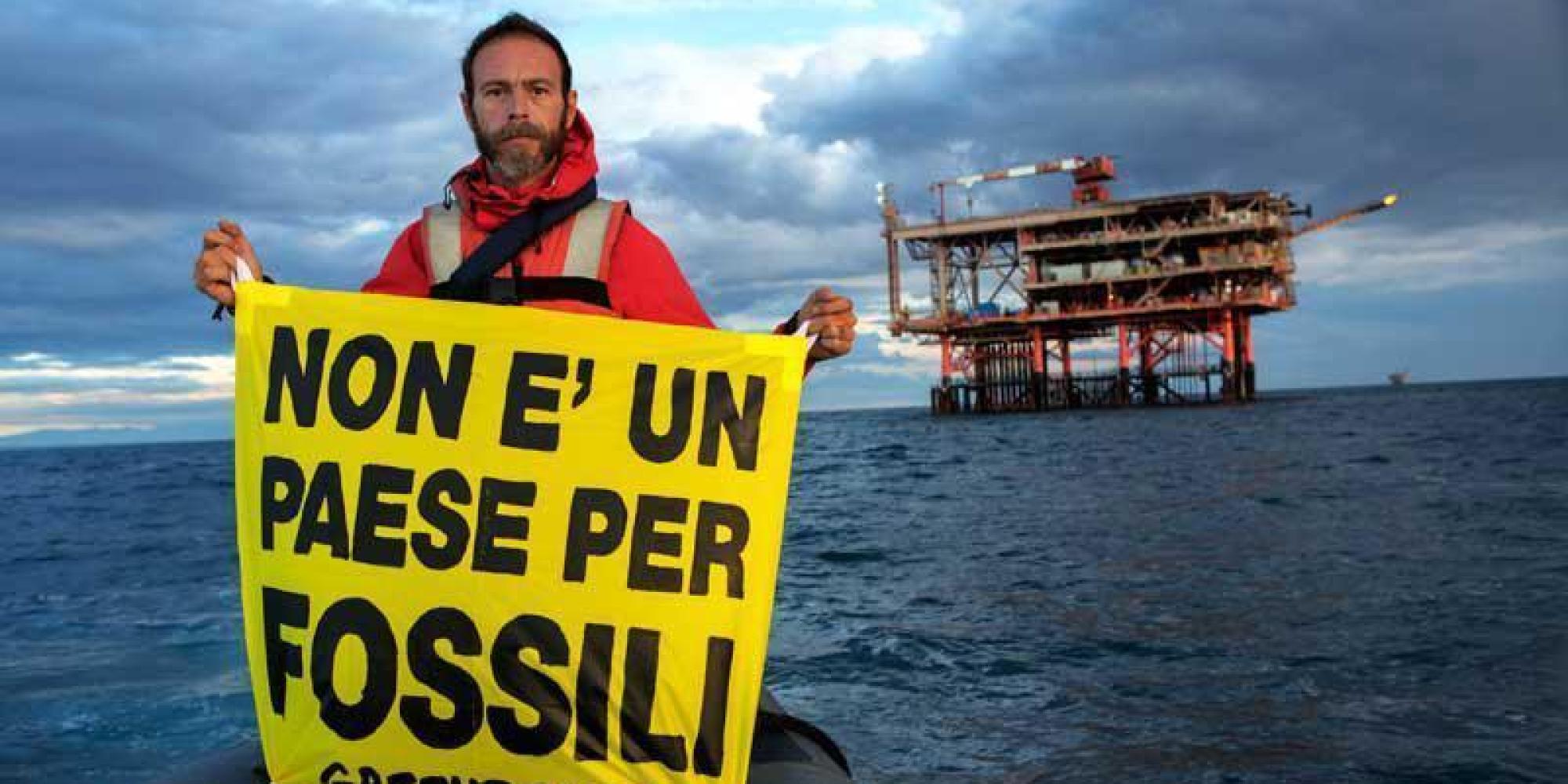 Trivelle: Greenpeace in Adriatico,protesta contro Rospo Mare